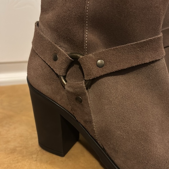 NWOT Women’s leather boots yokono size 9 - Picture 2 of 9